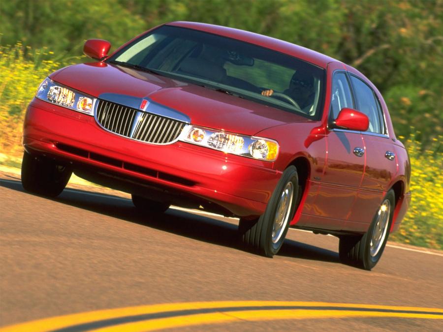  Lincoln Town Car 1998 года  (фото 18 из 77)